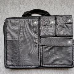 未使用品パソコンバッグ　結構いろんなものを入れられます。
