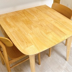 【無料】ダイニングテーブル＆無印良品チェア二脚の画像