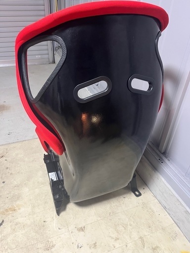 プロボックスカスタムでアウトドア仕様に? trash Racing バケット 