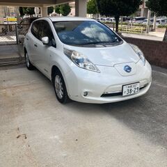 日産リーフ（ホワイト）