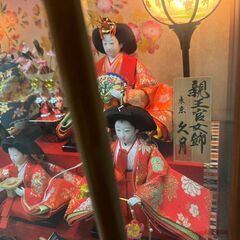 東京 久月 雛人形 ひな人形 ガラスケース 親王官女飾 オルゴール付 点灯 長井人形 幅55cm×奥行34cm×高さ45cm の画像