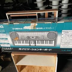 CASIO　光ナビゲーション　電子キーボード　ピアノの画像