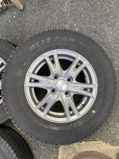 スタッドレスタイヤ　ブリヂストン　Exceeder ホイール付き　165R13