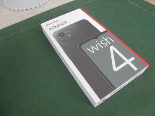 docomo AQuos Wish4 新品スマホ本体お譲りします。