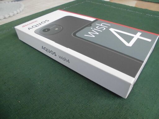 docomo AQuos Wish4 新品スマホ本体お譲りします。