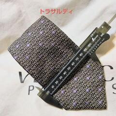 古着ネクタイ　トラサルディ　文字ロゴネクタイ　紳士　ファション