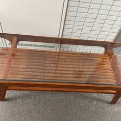 ✳️ ガラストップのテーブルです。の画像