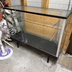 ガラスショーケースの画像