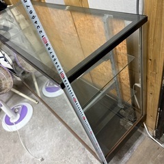 ガラスショーケースの画像