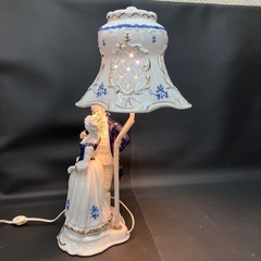 マリー・アントワネット＆ルイ16世 　骨董品　フ卓上ランプ　陶器　卓上ランプ テーブルランプ 照明 アンティーク インテリア 陶器製の画像