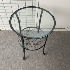 ✳️ とても優雅なコーヒーテーブルです。クラシック調の鉄製です。の画像