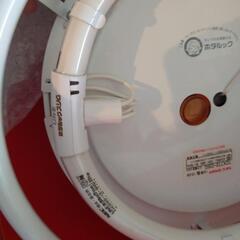 照明器具　オレンジ色の画像