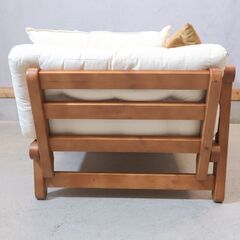 北欧デンマークのメーカーkarup(カーラップ)のパイン無垢材を使用したFuton2(フートン) カウチソファベッドです。 アームは可動式で2人掛けソファや来客時のベッドとしても活躍します♪ の画像
