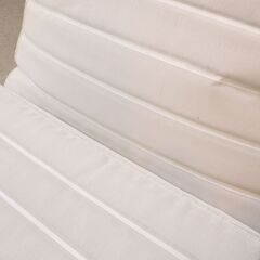 香港のガーデンファニチャーブランド”MAIORI(マイオリ)”が取り扱っていたTRIOUF OTF Sunbed(トリフOTFサンベッド)です。耐久性にも優れた屋外でも使える寝ころびクッションソファ♪の画像