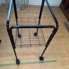 鳥のかごスタンド　スタンドのみ　黒　中古の画像