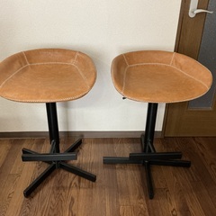 【取引中】カウンターチェア2脚　合皮　高さ調整の画像