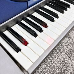 光るキーボード CASIO LK-65 120曲 光ナビ 電子キーボード 61