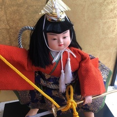 ガラスケース入り五月人形です。の画像