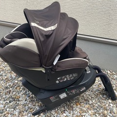 　エールベベ クルットチャイルドシートの画像
