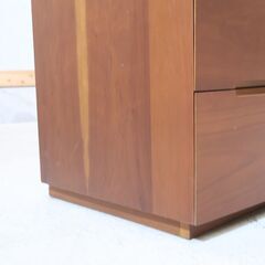 KEYUCA(ケユカ)で取り扱われていたチェリー材 4段チェストです。シンプルなデザインとナチュラルで暖かな色合いが魅力の北欧スタイルの洋タンスです♪1人暮らしなどにもおすすめ☆の画像