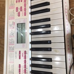 マイク付き電子キーボードの画像