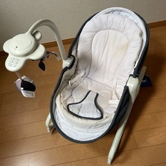 お昼寝ベッドになるバウンサー