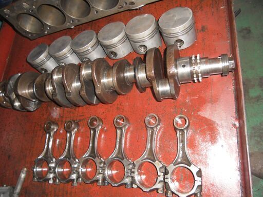 MベンツSLエンジン専門工場シリンダーボーリング等内燃機業務