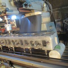 MベンツSLエンジン専門工場シリンダーボーリング等内燃機業務の画像
