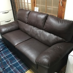 3人掛けソファーです。