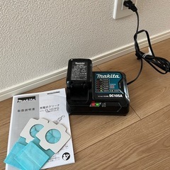 [取引先決定]　makita 掃除機　CL107FD 充電器付きの画像