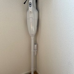 [取引先決定]　makita 掃除機　CL107FD 充電器付き