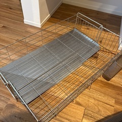伸縮するステンレス製水切りカゴ