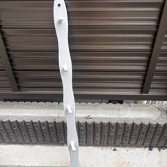 壁にネジで止めるだけ！木製フックの画像