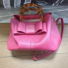 ピンク ショルダーバッグ