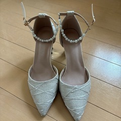 ヒールパンプス