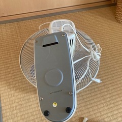 壁掛け扇風機の画像