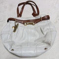 最終売切　COACH正規品ハンドバッグ　白