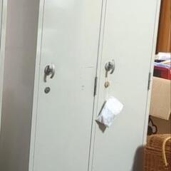 【売約済】２枚扉中古ロッカー　鍵あり