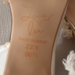 白デニム素材パンプスの画像