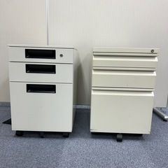 鍵付き オフィス用三段キャビネットの画像