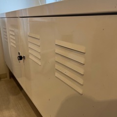 IKEA 鍵付きロッカー　キャビネット　ホワイトの画像