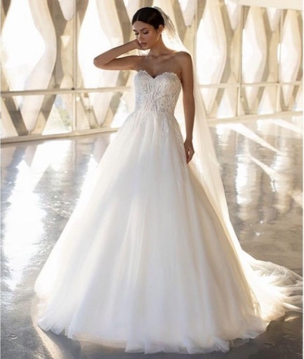 プロノビアス　ウエディングドレス