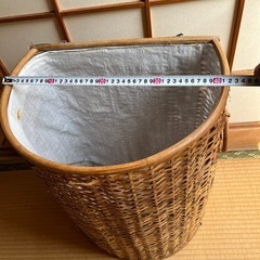 値下げしました　籐のカゴの画像