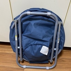 折りたたみ椅子の画像