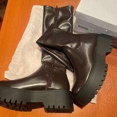 値下げしました！ブラウン厚底ブーツの画像
