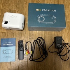 【2500円】美品✨家庭用ホームプロジェクター　小型便利の画像