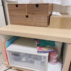 キャスター付き台