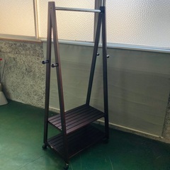 ハンガーラック　木製　衣装掛け　ワードローブ　コート掛け
の画像