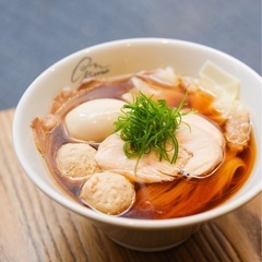 【パート・アルバイト募集！】おしゃれならーめん屋では働きませんか？？時給1,300円〜、週1回〜OK!、賄い・交通費補助あり、髪色自由、ピアスOK、ホール・接客がメインです！！の画像