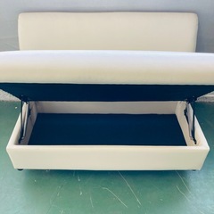 2人掛けソファ　収納付き　白　シンプルの画像